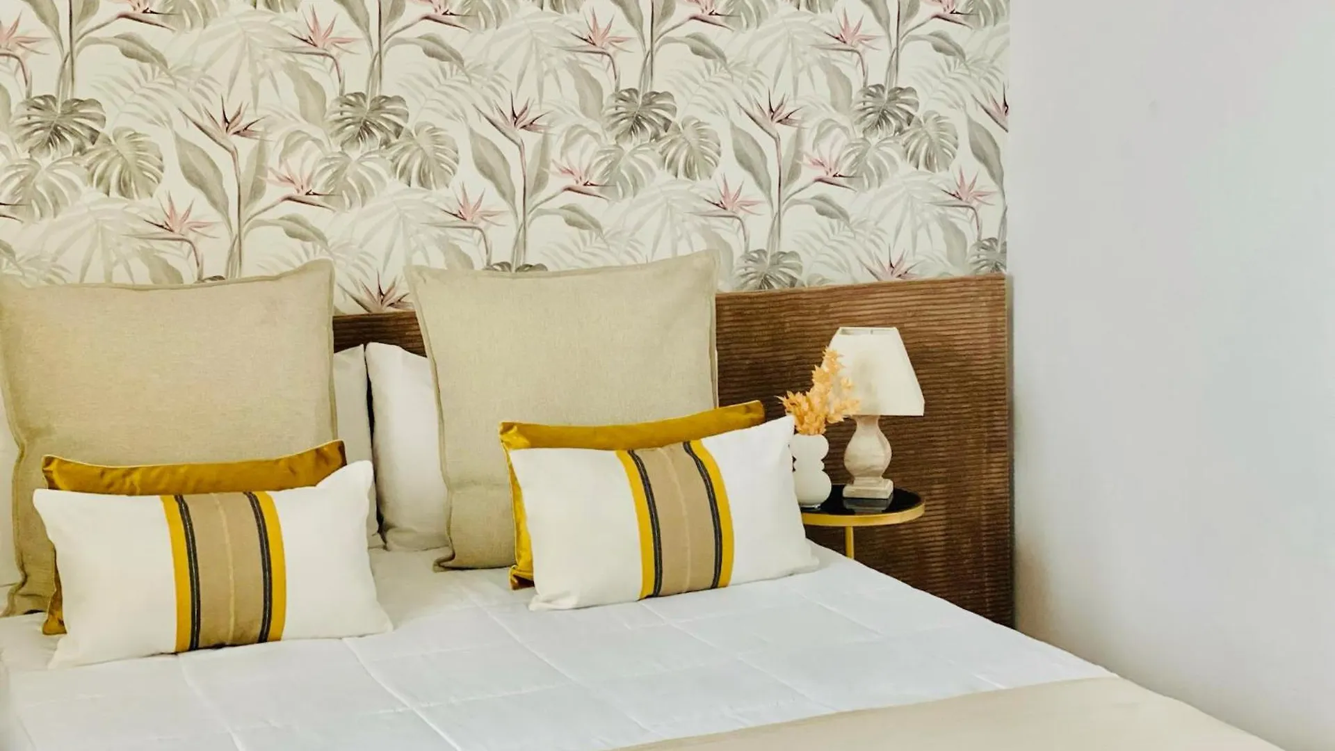 Canaryislandshost l Boya Suites Playa Honda  España
